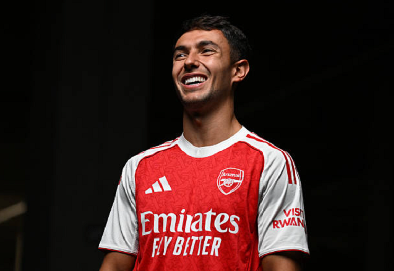 david-raya-gui-loi-cam-on-liverpool-vi-nhuong-zubimendi-cho-arsenal